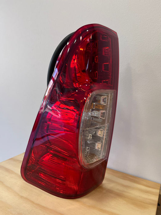 Farol Izquierdo Trasero D-MAX 2.5